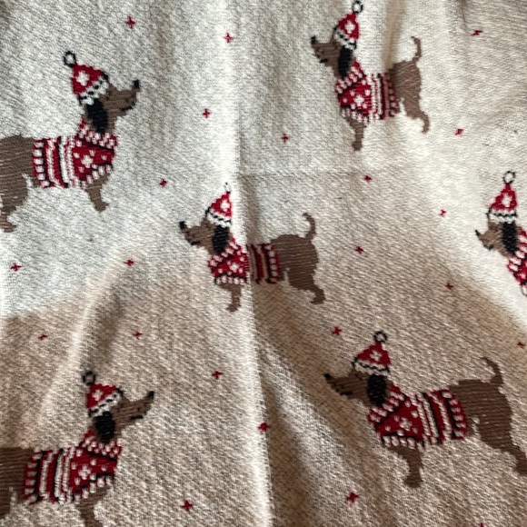Dachshund holiday themed throw blanket. - Picture 3 of 9